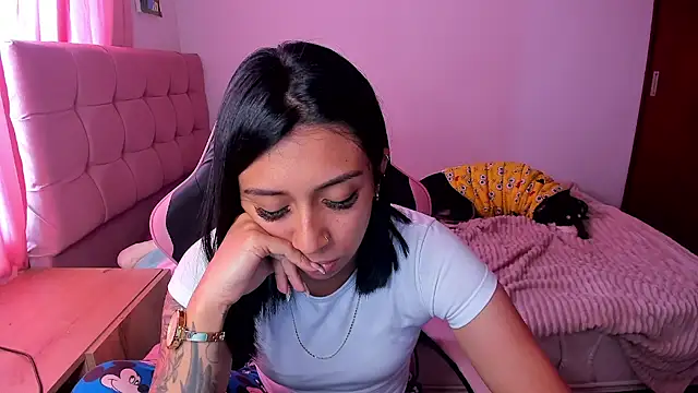 Bellacatx's Live XXX Chat