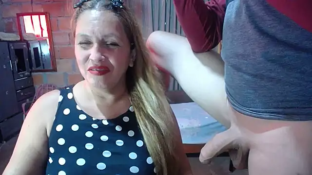 Chat XXX en directo de MOTHER_AND_SON09