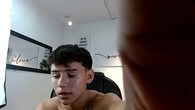 Chat +18 de Ryan_grayx ao vivo