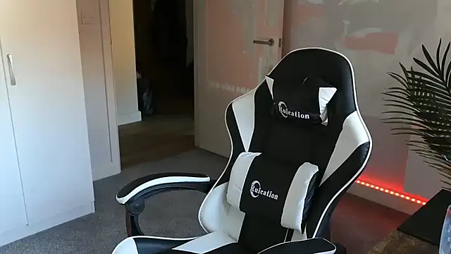 mmirraaa's Live XXX Chat