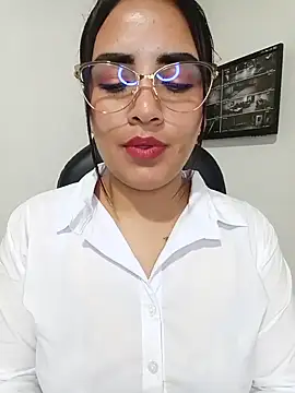 Chat XXX en directo de MAYE__13