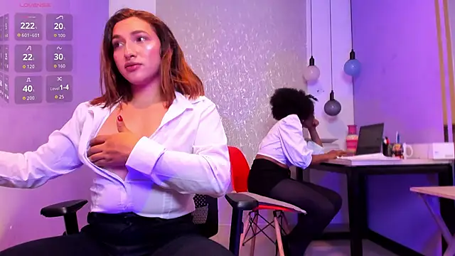 TomLondon_ Adlı Modelin Canlı XXX Sohbeti