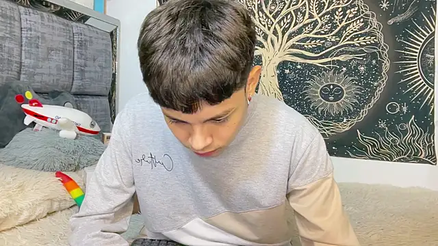 Andy_Belier23 XXX ч ат на живо