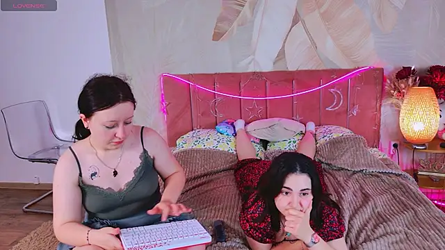 RuthHalll élő XXX-chatje