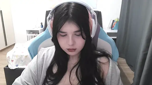 LunarMia's Live XXX Chat