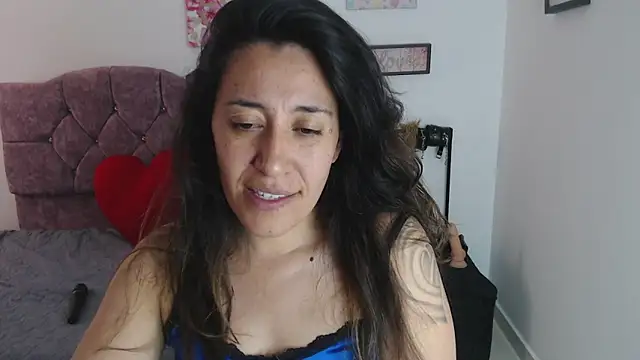 צ'אט XXX בשידור חי של violeta_scott
