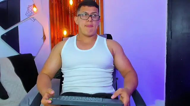 Chat XXX ao vivo de RomanCroft