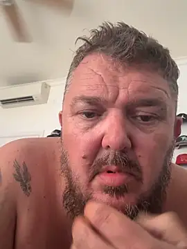 Czat XXX na żywo – TatooedBear