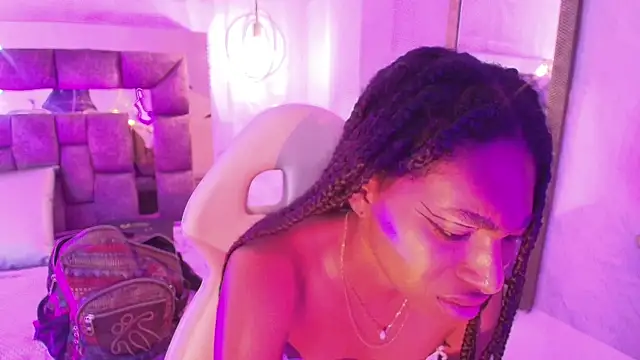 Queen_perla_のライブXXXチャット