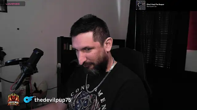 הופעת וובקאם של DevilPup75_