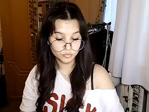 Adilily 现场XXX聊天
