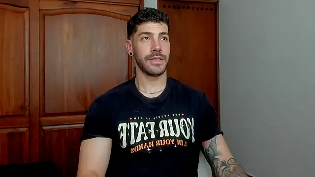 Guyinthemountain's Live XXX Chat