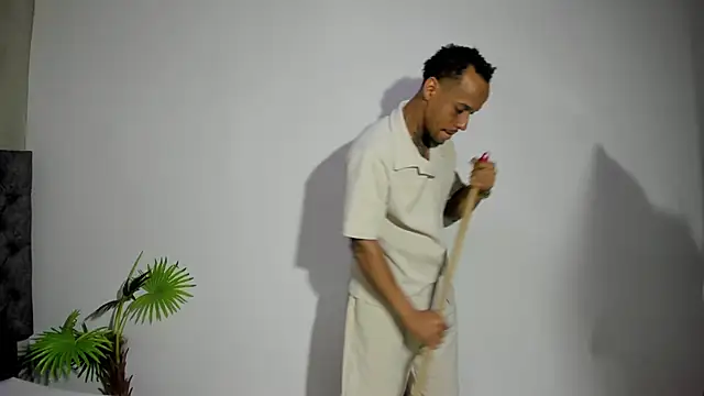 XXX chat uživo modela Salomon_koude