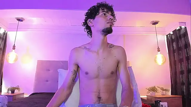XXX chat uživo modela MichaelEvanss_