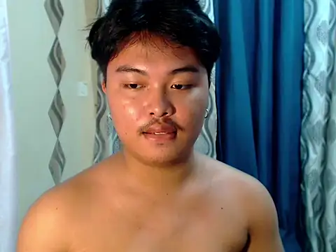 Chat +18 de urasianjohnny ao vivo