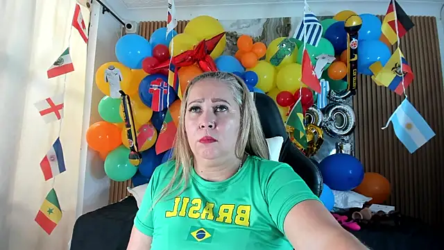 Chat +18 de Danna_topless ao vivo