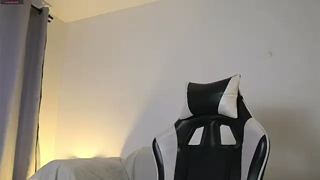 Chat +18 de Velvet_Raze ao vivo