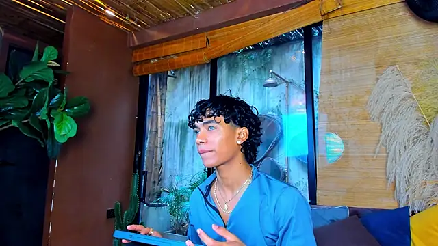 AlanCutee Adlı Modelin Canlı XXX Sohbeti