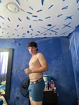 BigLatinGuy live XXX chat