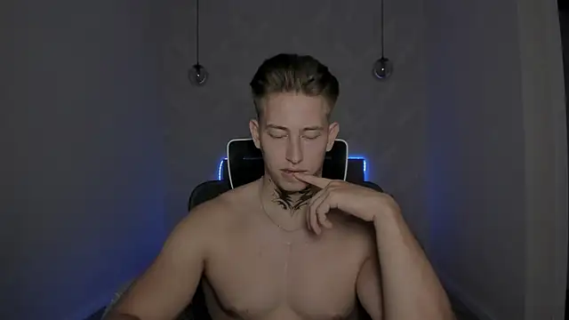 find0m_mastern Live XXX chat