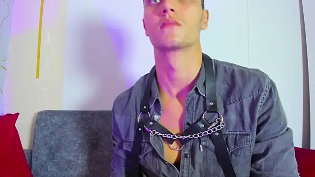 andrewevans46 Live XXX-Chat