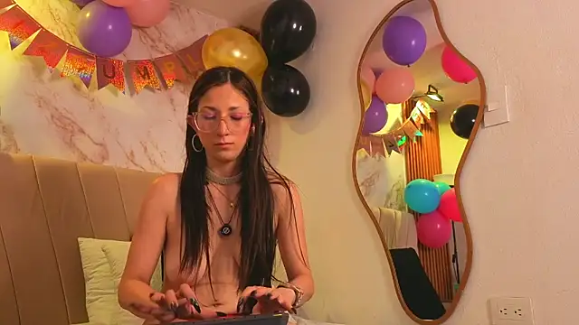 vane_coral Adlı Modelin Canlı XXX Sohbeti
