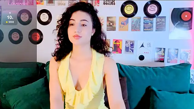 Maya_Rogerss Adlı Modelin Canlı XXX Sohbeti