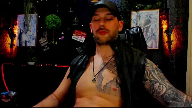 LexHardy live XXX chat