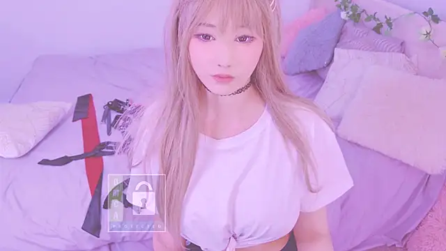LongoriaEva Adlı Modelin Canlı XXX Sohbeti