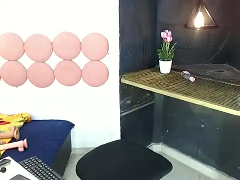 ClarissaAdhams – Naživo XXX chat