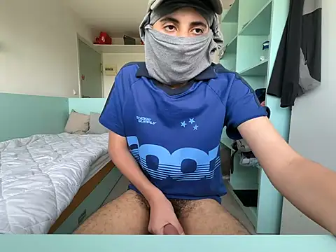 Chatroom XXX en direct de Rebeu_77