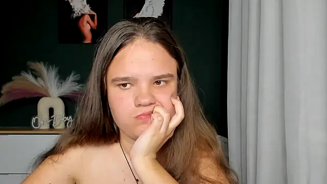 AdeleCruz Chat XXX in diretta