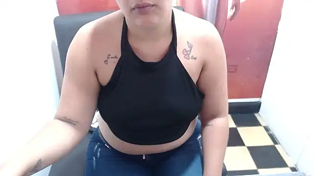 Chatroom XXX en direct de Laura_hottt
