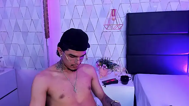 TysonRiggs Chat XXX live