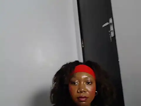 SpicyMackenzie22's Live XXX Chat