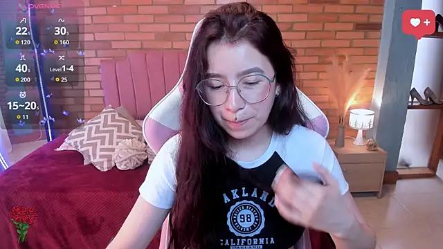 Chat +18 de Amy_joones ao vivo