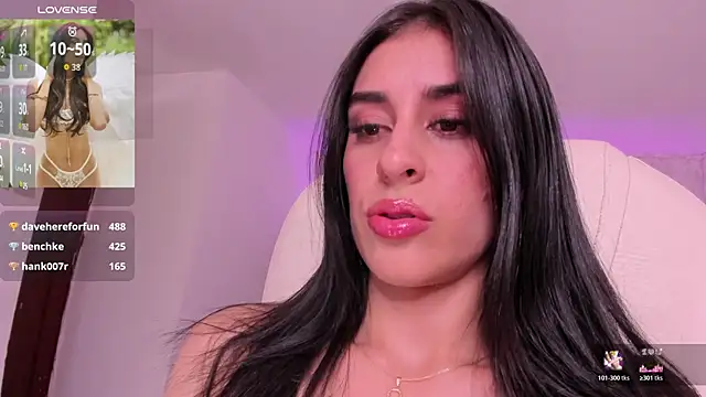 karlaa_james Adlı Modelin Canlı XXX Sohbeti
