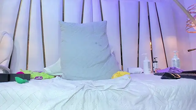 violet_gray_ Chat XXX in diretta