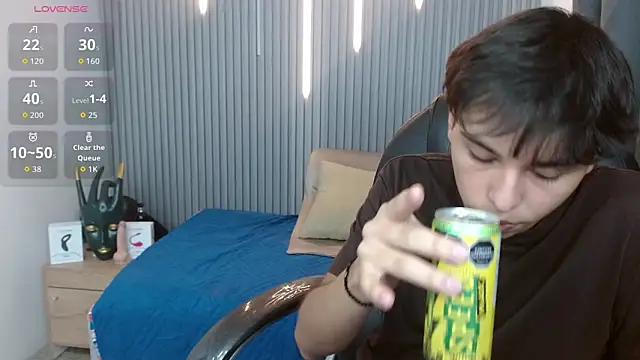 Živý XXX chat StiwenTwink