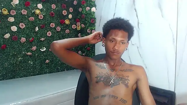 XXX chat uživo modela ManSant