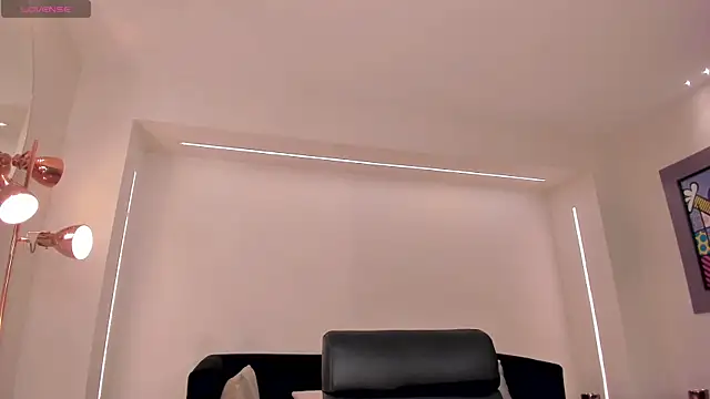 MilaLawrence live XXX chat