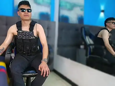 AquilesTaylorn Live XXX chat