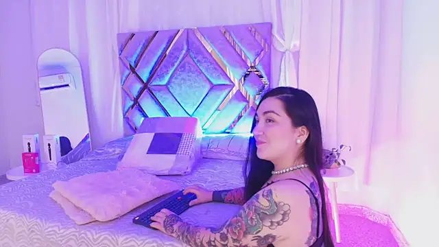 Živý XXX chat KathiaJenner