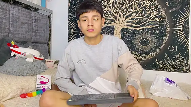 צ'אט XXX בשידור חי של Andy_Belier23