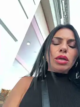 Chatroom XXX en direct de KimKelly13
