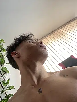 NelModel1 élő XXX-chatje