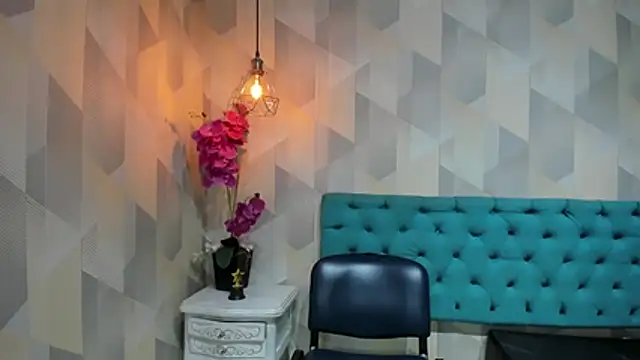 دردشة LindaBreeS الجنسية المباشرة