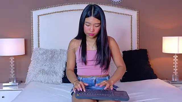 Chat XXX en directo de hanaluna_