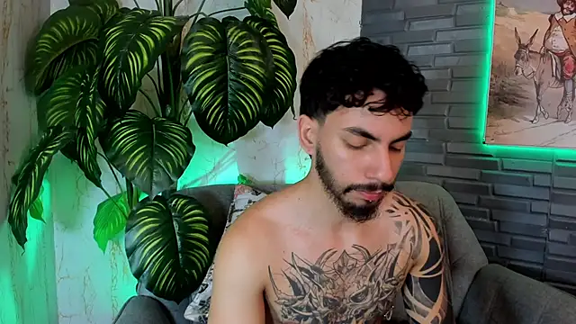 levi_wolf's Live XXX Chat
