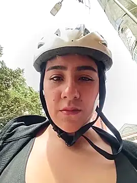 Chat +18 de CAROLINE__07 ao vivo